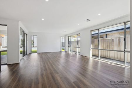 Stunning 4 bedroom in beautiful Coogee - Photo 5