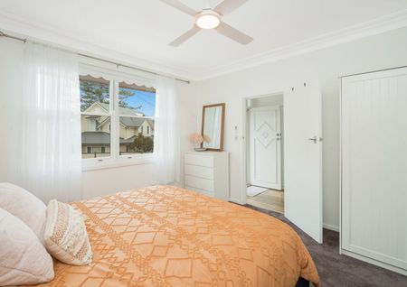 Beautifully Presented 3-Bedroom Home with stunning views of Lake Macquarie - Photo 5