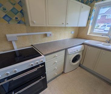 2 bedroom semi-detached bungalow to rent - Photo 5