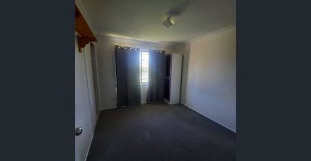 Lowset Brick Family Home - Photo 5