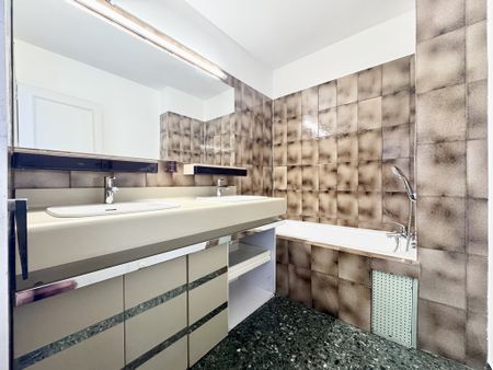 NIMES / PUECH DU TEIL - T3 AVEC CLIMATISATION, LOGGIA, BALCON, DOUBLE GARAGE ET CAVE - Photo 4