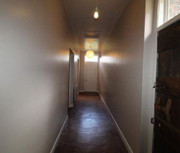 1 bedroom ground floor flat to rent - Photo 1