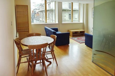 1 bedroom flat to rent - Photo 2