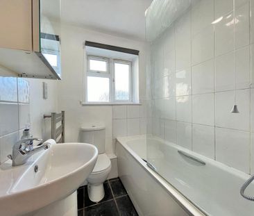 2 bedroom end of terrace house to rent - Photo 1