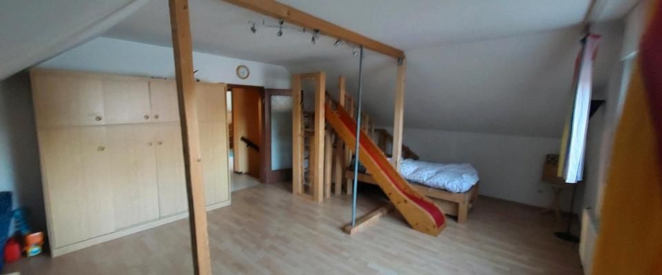 2 Zi DG Wohnung mit Bad inkl. WG Küche - Foto 1