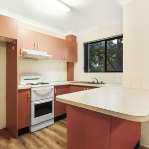 9 / 2-4 Hindmarsh Avenue, North Wollongong, NSW 2500 - Photo 2
