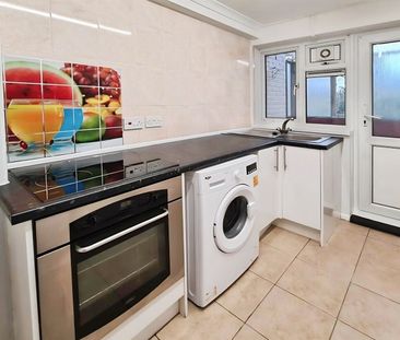 St. James Close, SO15 - Photo 6