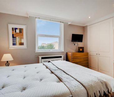 3 bedroom flat to rent - Photo 4