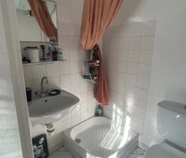 AIX EN PROVENCE, Location T2, Quartier La Beauvalle - Photo 1