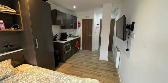 Studio to rent - Photo 2