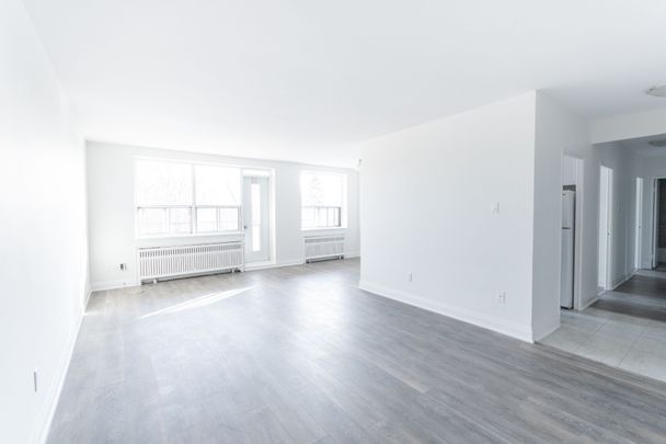 For Lease - 29 Upper Canada Drive Unit# 304, Toronto, Ontario - Photo 1
