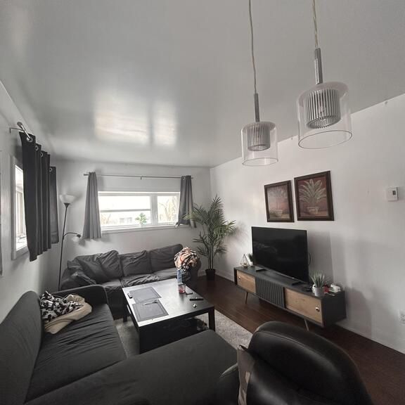 BEAU GRAND 3 1/2 BIEN SITUÉ À HULL - Photo 1