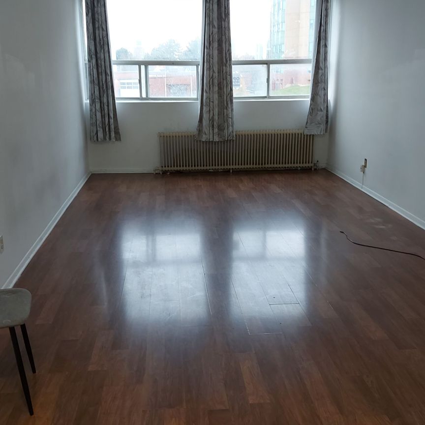 For Lease - 2881 Lawrence Avenue Unit# 6, Toronto, Ontario - Photo 1
