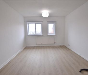 Grove Road, Mitcham, Surrey, CR4 - Photo 2