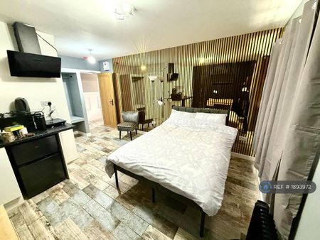 Studio to rent - Photo 3