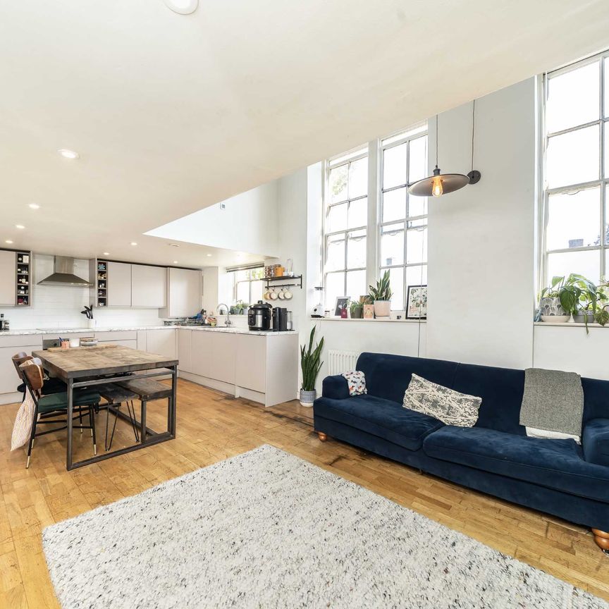 Broadway Lofts, London, SW17, London - Photo 1