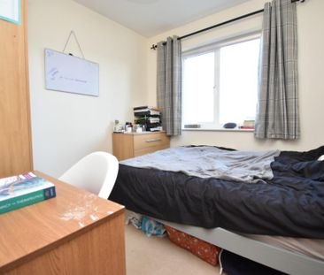 4 bedroom detached house to rent - Photo 2