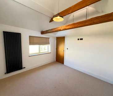 2 bedroom barn conversion to rent - Photo 3