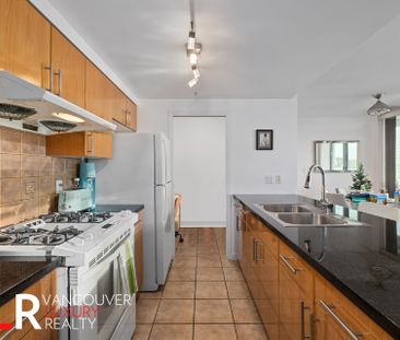 1077 Marinaside Crescent, #2201 - Photo 4