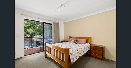 Three-Level Townhouse with Study & Tandem Garage - Discount to Market - Photo 4