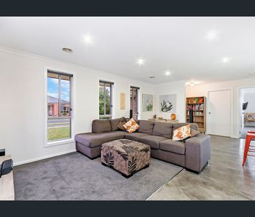 North Warrnambool Family Home! - Photo 1