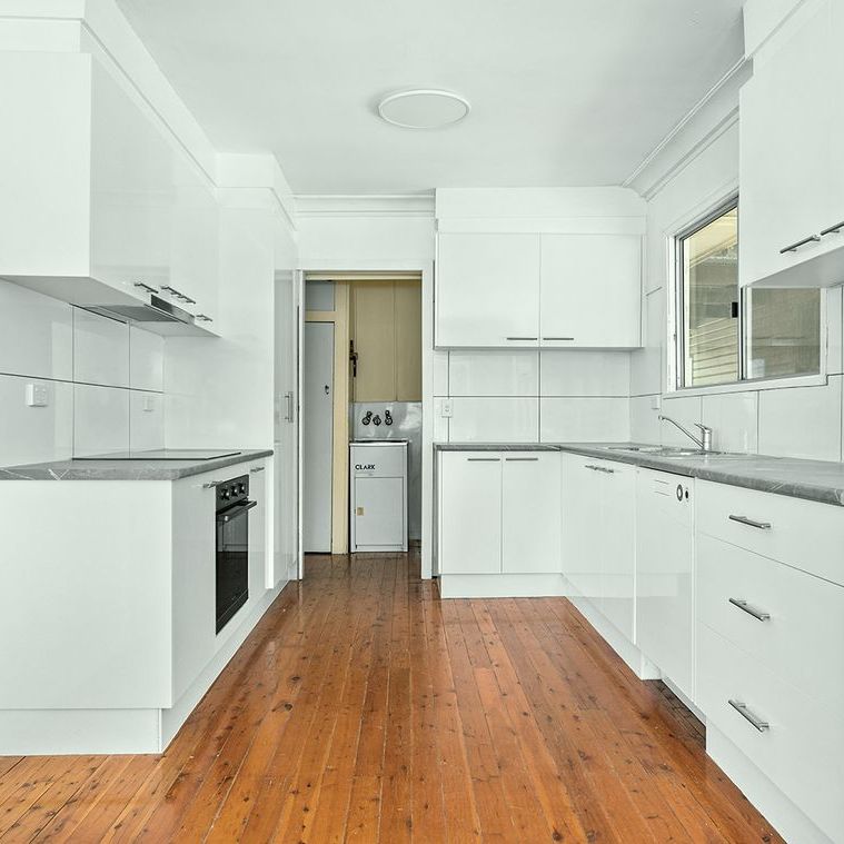 Charming home with creative studio space! - Photo 1