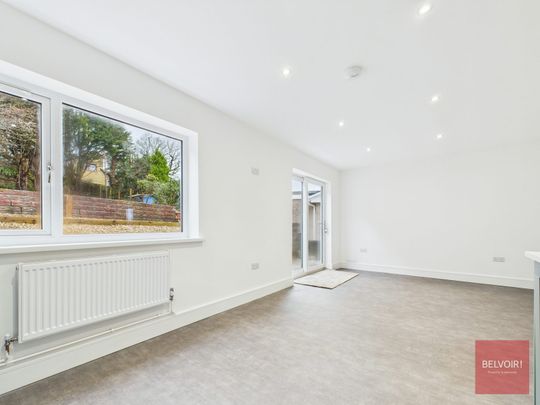 Bungalow to rent on - Photo 1