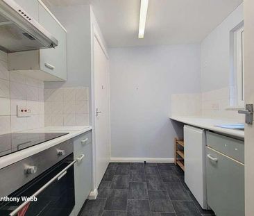 Hamilton Way, Palmers Green, N13 - Photo 2