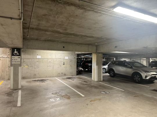 4.5 Star Hotel, Top Floor Fully Furnished Apartment - Photo 1