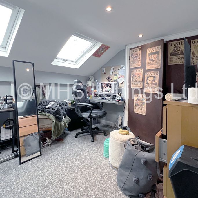 1 Bedroom Bedsit for rent in Midland Road - Photo 1