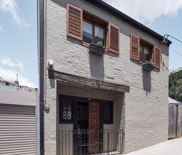 Charming Two-Bedroom Terrace in the Heart of Chippendale! - Photo 6