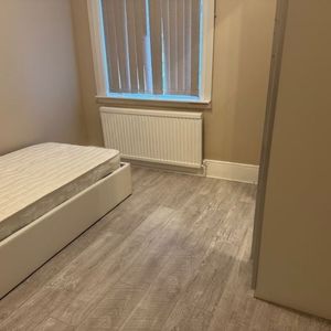 Room in a Shared House, Douglas Road, IG3 - Photo 2