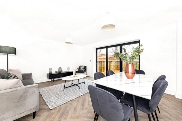 4 bedroom detached house to rent - Photo 1