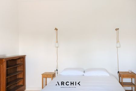 Architecture Basco-Landaise des années 30, cette maison familiale de 180 m2 est bâtit sur un beau terrain arboré de 1054 m2, dans le quartier des Abatilles, à proximité du Moulleau. - Photo 2