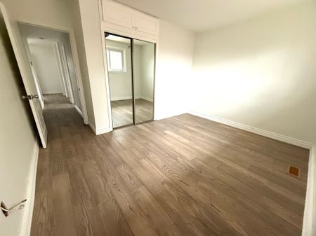 For Lease - 255 Sussex Avenue, Richmond Hill, Ontario - Photo 5
