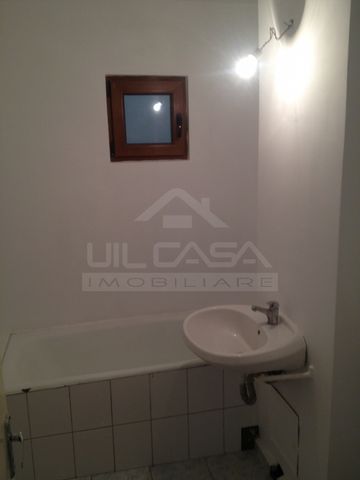 Apartament cu 3 camere nemobilat zona Mircea cel Batran - Fotografie 2