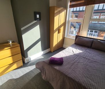 3 bedroom terraced house to rent - Photo 5