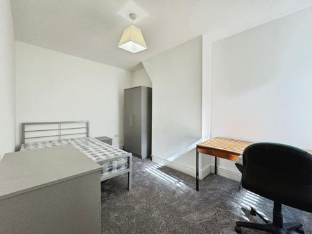 3 bedroom terraced house to rent - Photo 3