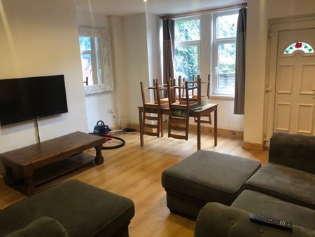 4 Bed Terraced House, Victoria Terrace, LS3 - Photo 4