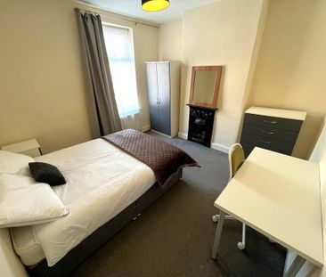 1 bedroom in a house share to rent - Photo 3