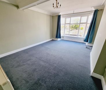 1 Bedroom Flat to Rent in Flat 2, High Street, Rushden, Northants, NN10 - Photo 1