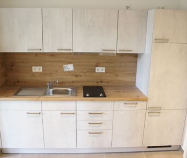 Service-Wohnen mit Einbauküche & Terrasse! - Foto 1