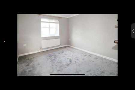 1 Bed Flat, Block D, SO19 - Photo 3