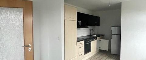 gepflegte 2 Zimmer mit großem Balkon zu vermieten ! - Foto 1