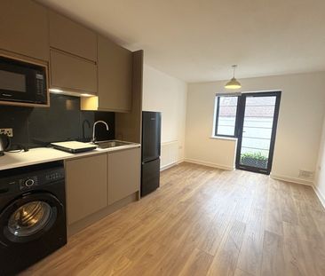 Epsom Road, Guildford , Surrey, GU1 - Photo 4