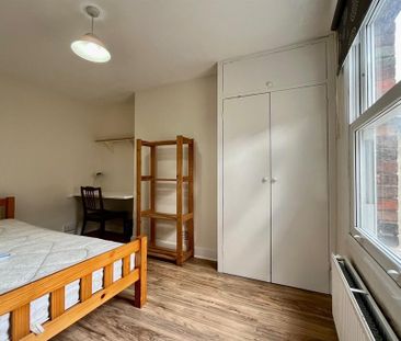 3 bedroom terraced house to rent - Photo 4