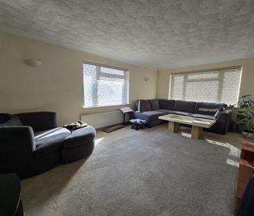 4 bedroom detached bungalow to rent - Photo 2