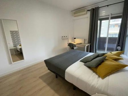 Passeig de Manuel Girona, Barcelona, Catalonia 08034 - Photo 2