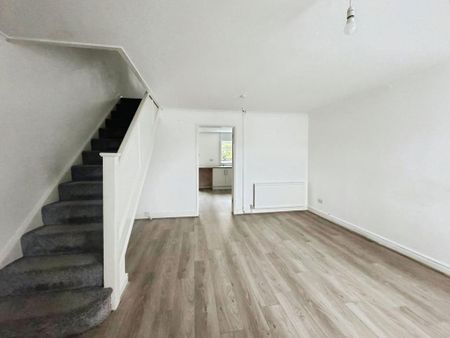 2 bedroom semi-detached house to rent - Photo 2