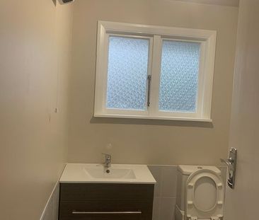 Great Location Family Home - Photo 2